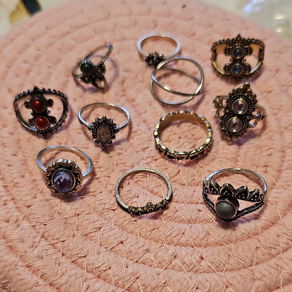 Elegant Silver and Black Ring Set